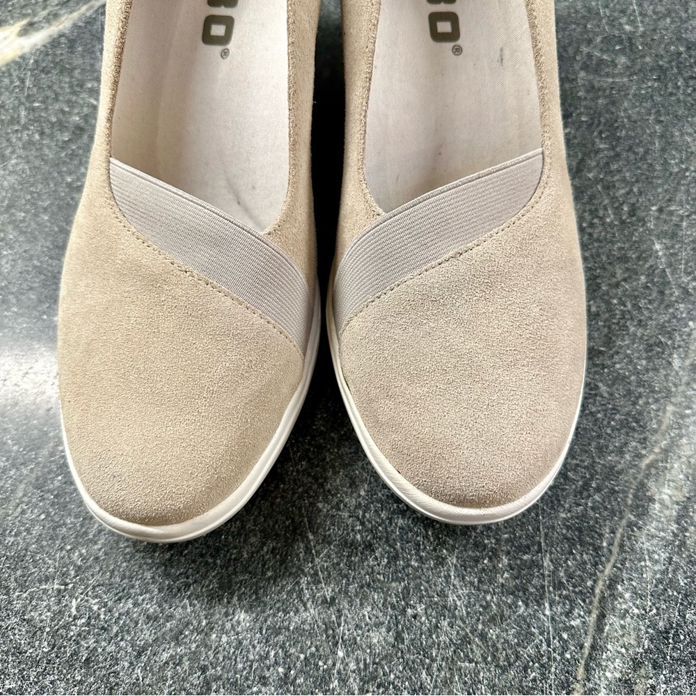 Tsubo Damira taupe suede round toe platform wedge heels 10 EU 41 - Picture 4 of 7